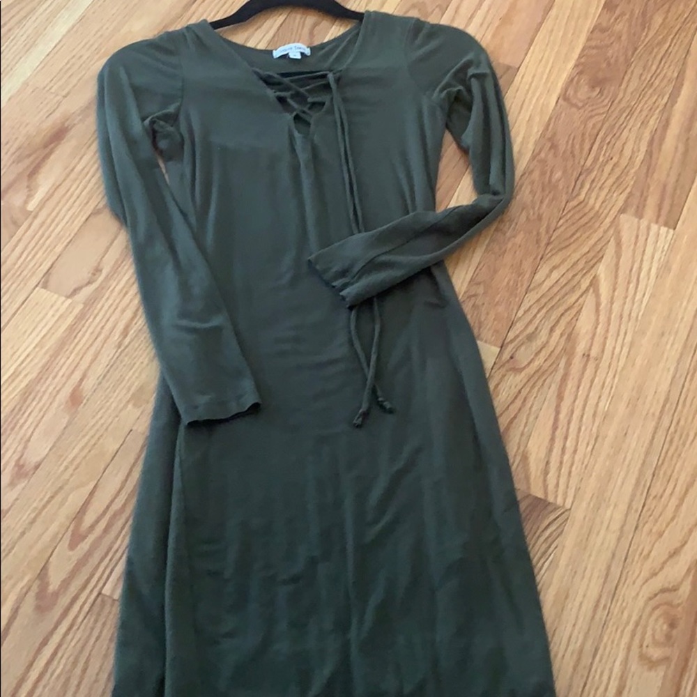 green dress